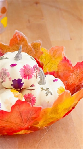 Make a beautiful DIY fall leaf bowl 🍁 #fallcrafts