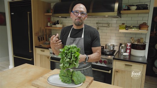 Did you know broccoli rabe isn’t really broccoli?! 🤯 Michael D. Symon explains the difference 🥦 Catch #SymonDinners tomorrow, @ 12|11c! | Food Network
