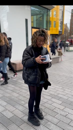 2.9M views · 157K reactions | Hug #fypシ゚ #foryou #foryoupagе #experiment #viralvideo #reels #reelvibes #love | S1_funny | Facebook