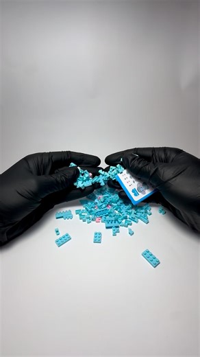 Mixing blue color blocks ✋🏻💙