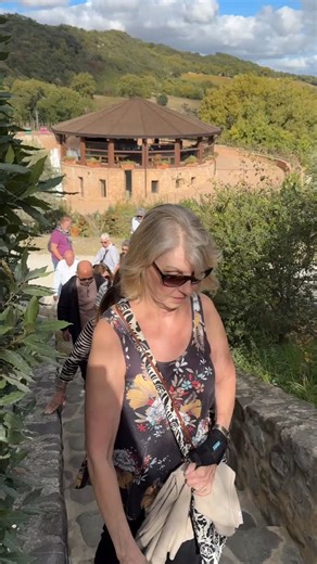 Beautiful day in the Tuscan countryside where the wine is perfect and the food is delicious! #Wine #tuscany #travelwithus #comecookwithus #culinarytravel #fun | Cook Eat Play Travel