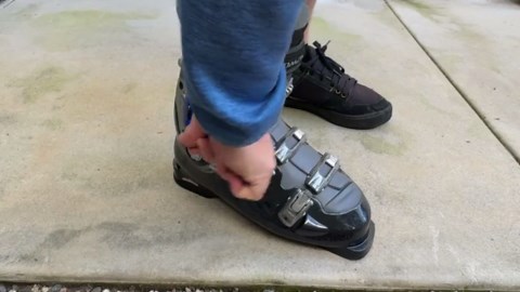 IQ Labs Ski Boot Buckle Assist Tool – Makes Tight Ski Boots Easy to Buckle – Pocket-size Lever for Alpine Ski Boots - Etsy