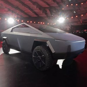 185K views · 273 reactions | Tesla's Cybertruck looks like a sci-fi movie come to life! https://cnet.co/2XCScYB | CNET | Facebook