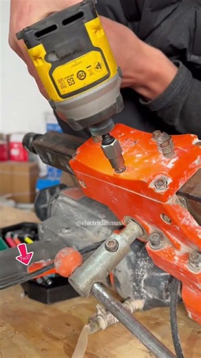 Practical reverse screw extractor#tool#sparky #bluecollar #homediy#tiktokshop #screwremovaltool