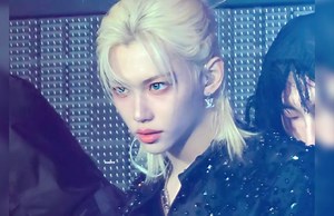 【李龙馥】演唱会上帅的惊为天人…娇俏动作“玛丽莲梦馥”，女神妈妈级别