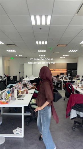 Navigating Workplace Relationships: Building Trust