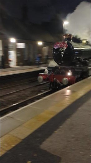 Steam Engine 5043 Earl of Mount Edgcumbe (Mexborough Train Station) 03.12.25 (York Evening Return)