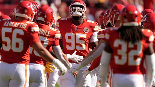 Chiefs star Chris Jones returns from aunt's funeral in Mississippi to play against Ravens