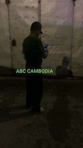 Breaking News ABC Cambodia នៅវេលាម៉ោង21:45នាទីថ្ងៃទី10/06/2025 មានករណីអ--គ្គី--ភ័--យឆាបឆេះនៅយានដ្ឋានជួសជុលរថយន្តមួយកន្លែង នៅមុខវត្តជន្លង់ម្លូ ខណ្ឌកំបូល ភ្នំពេញ។ Credit ប្រិយមិត្តអេប៊ីស៊ី | ABC Cambodia