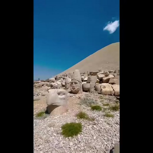 Tomb of King Nimrod and statues of gods | History Archeology and Art Works