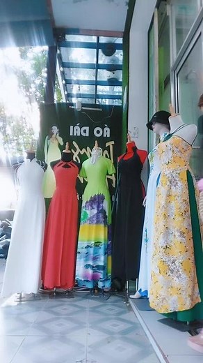 Exploring Traditional Dresses: Styles and Details