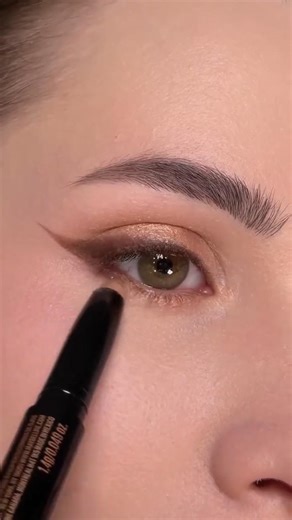 Effortless blink and glide winged liner hack #shorts#eyemakeup #eyeliner#softglamlook#makeuptutorial