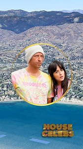 🌊 Chris Martin & Dakota Johnson’s $17M Malibu Oasis 💫🎸 This power couple’s Malibu retreat is a $17 million dream come true! Tucked away in a private coastal enclave, the 5,338 sqft estate features 6 bedrooms and 9 bathrooms — perfect for a blend of low-key living and star-studded entertaining. Whether it's Coldplay tunes or Hollywood scripts, this serene home is the ultimate California escape. 🌴🏡 #ChrisMartin #DakotaJohnson #MalibuHomes #CelebrityRealEstate #OceanViewLiving #LuxuryHomes #St