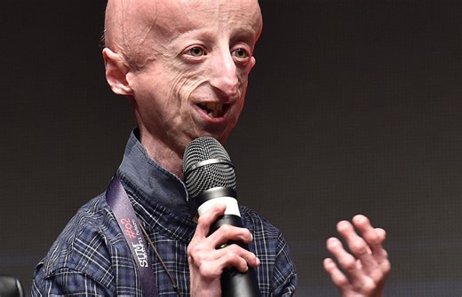 Sammy Basso funerali, gli aneddoti di docenti e compagni: dalla finta circolare per abolire il latino alle finte multe ai prof