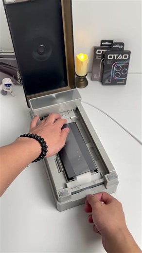 The automatic screen protector machine, hassle-free and labor-saving#otao #screenprotector #iphone