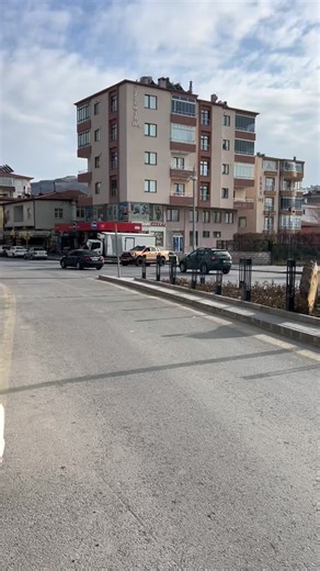 Develi canlı haber on Instagram: "🌙✨ DEVELİ’DE ALIŞVERİŞİN YENİ ADRESİ: MON İÇ GİYİM AÇILDI! ✨🌙 Develi’nin en işlek noktalarından biri olan Elbiz Caddesi üzerinde hizmet vermeye başlayan Mon İç Giyim Mağazası, modern tasarımları, kaliteli ürünleri ve cazip fiyatlarıyla alışveriş severlerle buluştu. Açılışa özel olarak hazırlanan büyük indirim kampanyaları ile Mon İç Giyim, özellikle bayan iç giyim ve aksesuar alışverişinde fark yaratıyor. 👙 Bayan İç Giyim Ürünlerinde P İNDİRİM • Sütyen, atlet