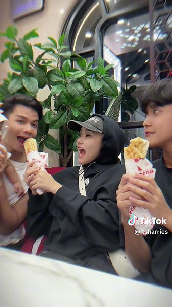 Exploring the Intricate Art of Damascus Sword Making