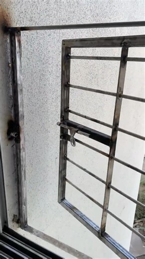 Opening grill window for outdoor installation || आउटडोर यूनिट के लिए ग्रिल कैसे बनाई