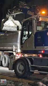 Liebherr Mobilbagger Nachtschicht in Zürich 2025