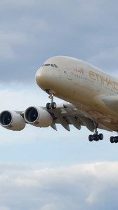 13K views · 372 reactions | ETIHAD Airbus A380 afternoon arrival at Heathrow filmed from Myrtle Avenue #A380 #planespotting #heathrowairport #myrtleavenue #airlines | Airliner Videos | Facebook