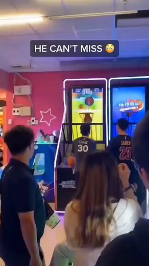 304K views · 6.1K reactions | Mặc áo của Bếp Trưởng bảo sao ném cháy thế  | GameTV | Facebook