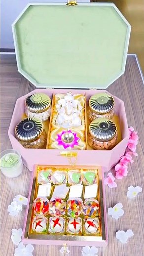 ✨ Premium Customized Wedding Gift Box #wedding #love #luxuryhampers