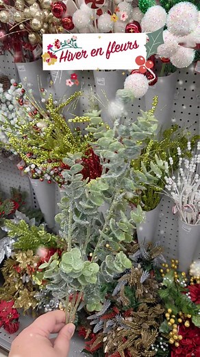 1K views · 11 reactions | Venez découvrir notre superbe sélection de fleurs, couronnes, guirlandes, fleurs en pot et bien d'autres surprises !  | Village Des Bas Prix | Facebook