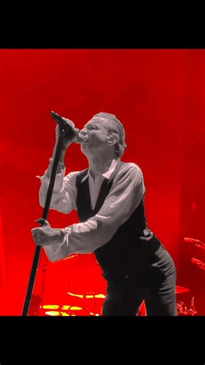 Depeche Mode Walking in my Shoes Manchester AO 2024