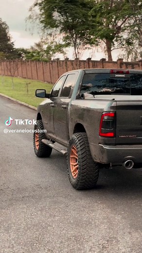 V8 pure sound ! #v8 #dodgeram #fyp #ram1500 #sound #brasil🇧🇷 #carros #fy