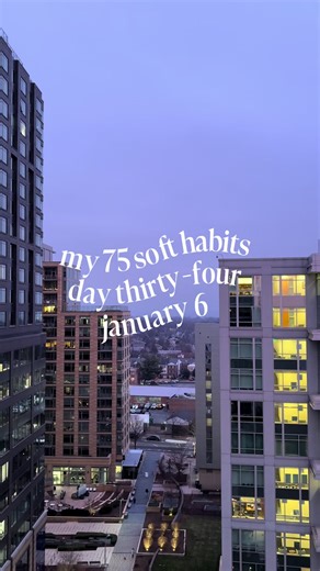 day 34/75 anyone else re-reading People We Meet On Vacation before the movie comes out??? #pwmov #emilyhenry #hanni #habits