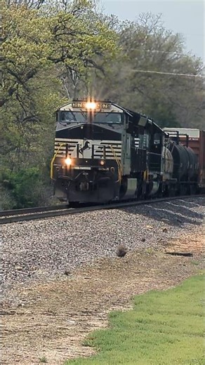 NS 19E Lead By NS 3676 Through O'Fallon