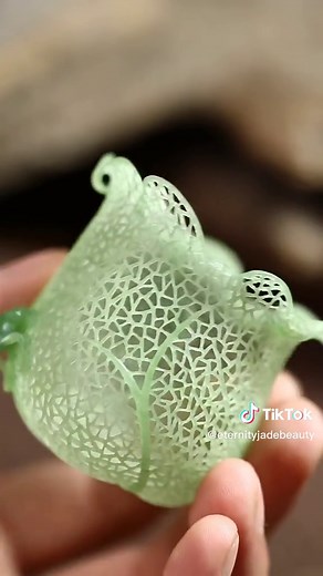 It's hard to imagine how it was made.#jade #jadeart #chinesejade1 #jadecarving #carving #carvingart #chineseart