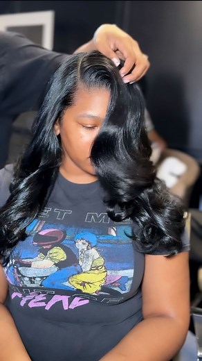 Tested out my new curling iron sent over by @t3micro and she’s definitely a keeper! 🖤 Memphis Healthy Hair Specialist Click the link in my bio to schedule your next appointment! #microlinkswithmia #miasmanemethod #memphisstylist #microlinksmemphis #microlinks #microlinksnashville #naturalhairmemphis #naturalstylist #901 #tapeinextensions #memphistapeins #memphisitips #itips #explorepage #extendedponytails #t3pro #t3hair #memphisponytails #slayology #slayologypro #memphiscolorist #memphiscolor #