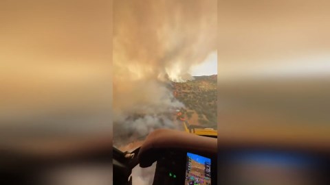 Firehawk helicopters tackle raging widlfires in Ventura County, California