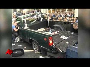 Nearly 150 Hurt in Vancouver Riot Following Loss