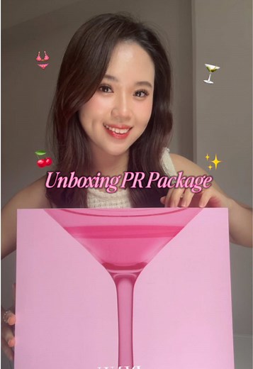 Unboxing this amazing PR package 👙🍸🍒I’m soO excited! Guess what’s inside?✨🤩 @Heura #prpackage #unboxingvideo #prunboxing #heura