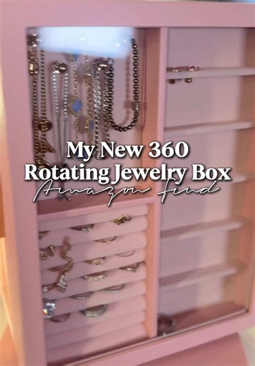 My old jewelry box served its purpose I guess 😂… on to the upgrade 😍 Chech the 🔗 in my bio to purchase this beauty ✨ It also comes in 3 other colors as well! #jewelrybox #upgrade #jewelrydisplay #pink #unboxing