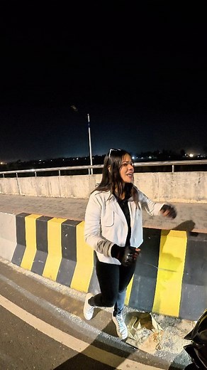 Ride With Ruhee সাথে আজ অনাকাঙ্ক্ষিত ঘটনা ঘটে গিয়েছে। মেয়েরা কোন জায়গায় নিরাপদ নয় এই টাইপের কিছু কীট পতঙ্গের জন্য। আমরা সবাই নারীদের প্রতি শ্রদ্ধা রেখে আশেপাশে থাকা এমন কীট পতঙ্গের বিরুদ্ধে রুখে দাঁড়াই। | Sdm Vlog Official