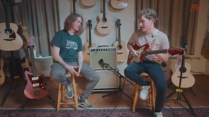 🎸 The Fender Jazzmaster started out as a big flop! Designed for jazz, it was quickly rejected by most jazz players. Thanks to 'surf rock' and the alternative rock genres like grunge and indie in the 1990s, the Jazzmaster eventually achieved big success. We take a look at this misunderstood model with a 1962 Jazzmaster in Dakota Red and compare it with a new Custom Shop model! . #lifeistooshorttoplayashittyguitar | The Fellowship of Acoustics