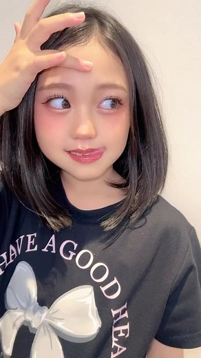 大友るみな🌙Rumina | #7歳 #js2 止まっていられなくて3回くらいNG🤣笑 動画は終わったあと自分でチェックをしてOKなのか決めてもらってるんだけど、たまにNGも母の判断で載せちゃう😂😂😂 #キューサポ #Cuugal #モデル #撮影 #model #ファッション #メイク #撮影モデル... | Instagram