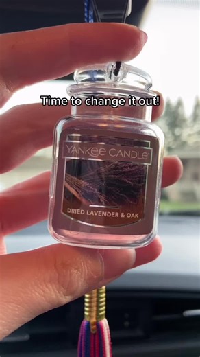 Yankee Candle Car Collection: Vanilla Cupcake Air Freshener