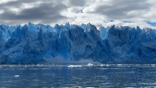 Spectacular Ice Calving Seen at Chile's Bruggen Glacier