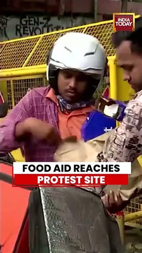 Jantar Mantar Protesters Receive Food From Anonymous Donors | CJP Protest | Delhi | Protest News