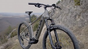 Objavuj s ľahkosťou vďaka⚡ Kellys TYGON R⚡. Elektrické horské bicykle so silnou podporou a neuveriteľným dojazdom. 💪 ➡ https://bit.ly/3CzNHDo ⬅ ✔️ Zdolávaj tie najstrmšie kopce s absolútnou ľahkosťou vďaka výkonnej podpore najnovšieho motora Panasonic GX Ultimate s krútiacim momentom 95 Nm! Nový inteligentný režim AI-AUTO ti navyše pomôže zvoliť ideálnu podporu podľa aktuálnych podmienok. ✔️ Veľkokapacitná batéria zaistí dlhší dojazd a umožní ti preskúmať miesta, kam by si sa s klasickým bicykl