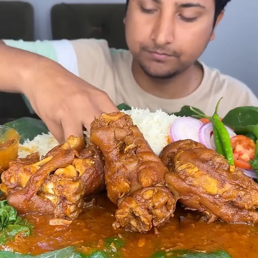 🍛 🍚 PORK FEET MUKBANG WITH RECIPE: 🌶️🌿 TENDER PORK FEET CURRY WITH RICE 🍖 | Pig’s Feet Curry Eating Challenge | ASMR EATING SHOW 🥗😋 #PorkFeetMukbang #PigsFeetCurry #PorkFeetCurry #ASMRMukbang #EatingChallenge #PorkMukbang #SpicyFood #DesiFood #RiceMukbang #PorkLover #FoodieASMR #NoTalkingMukbang #BigBites | Hungry gadwali