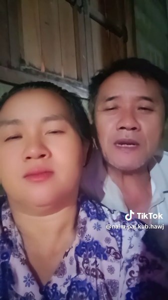 วิดีโอของ Naim Paj Kub Hawj (@naim.paj.kub.hawj) พร้อมเพลง เสียงต้นฉบับ - Naim Paj Kub Hawj