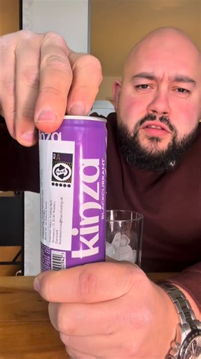 Mo Salah on Instagram: "Stolt over at kunne sige det højt: Jeg er nu officiel ambassadør for Kinza Cola i Danmark! 🇩🇰🥤 En smag, der allerede er elsket i over 40 lande, og nu spreder vi den herhjemme én butik og én video ad gangen. Følg med, når jeg besøger steder, tester maden og matcher den med den perfekte Kinza-smag. Det her er kun starten! 🚀 Kinza er kommet for at blive 💥 #kinzacola #kinzadanmark #cheftest #madanmeldelse #copenhageneats danskfood takeaway streetfood sodavand halalfood f