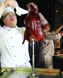 19 reactions | hungryintaipei.com - A Hungry Girl's Guide to Taipei ・  seeing your roast duck ablaze is definitely a show stopper...閭 . . #hungryintaipei #roastduck #hungryintaipei_michelin #lepalais #threemichelinstars #taipei #duckonfire #latergram #butdidittastebetter #hungryintaipeivideos #foodonfire | GrillHunters | Facebook