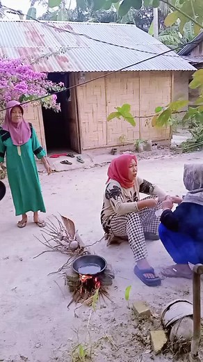 emak ikutan juga nih ngerjain😂😂😂😂 sehat trus Mak...🥰