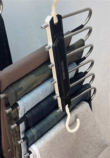 Space-Saving Closet Hanger for a Neat Wardrobe